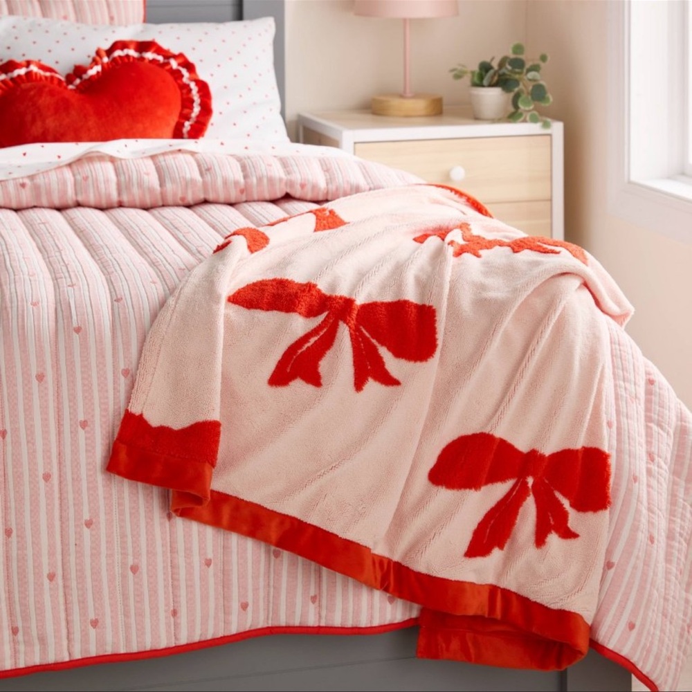 Pillowfort Red and White Bow Blanket